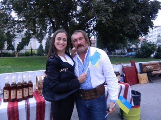 «Молоді регіони» привітали лучан з Днем Державного Прапора України